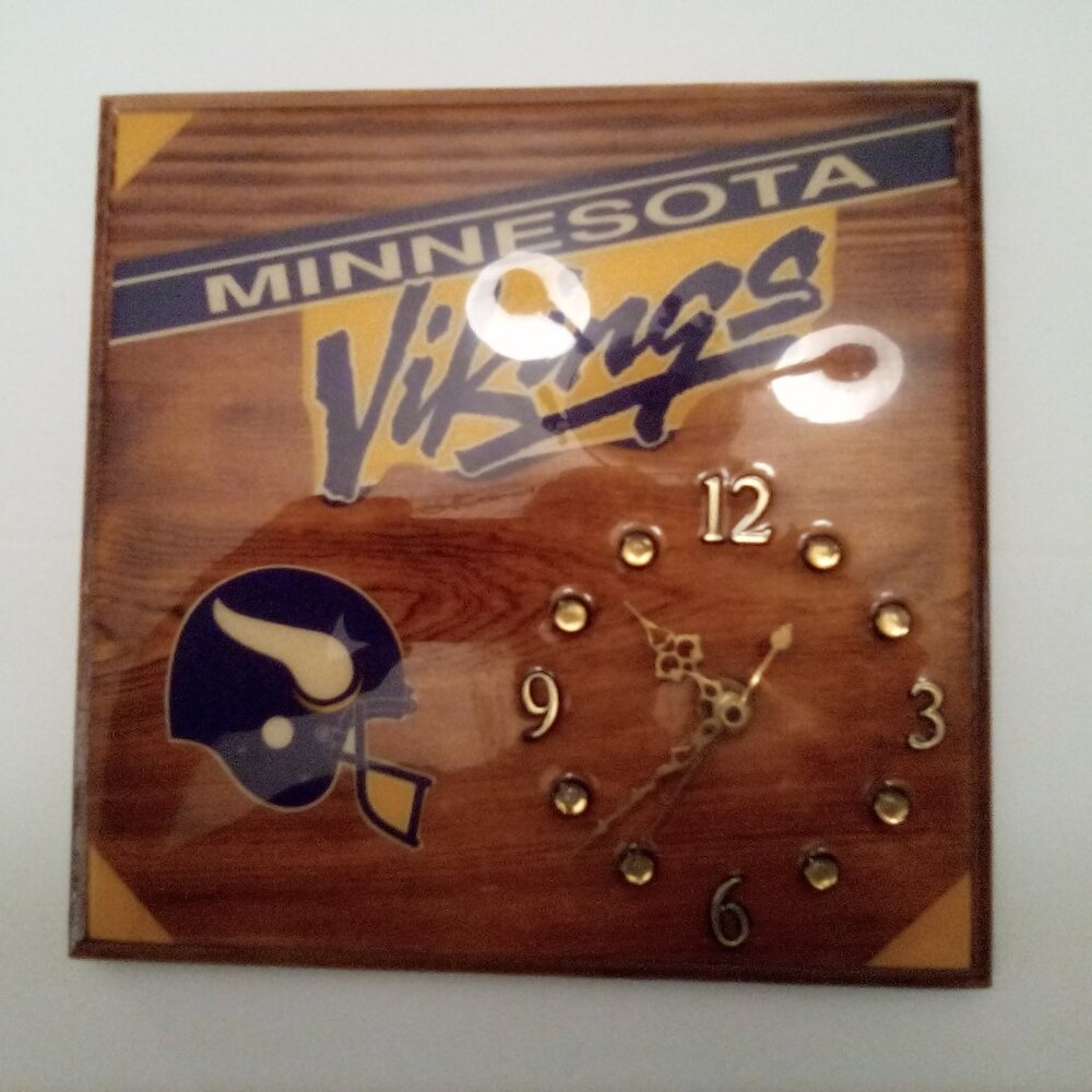 Minnesota Vikings wall clock 80s 90s wood